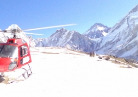 Everest chopper tour